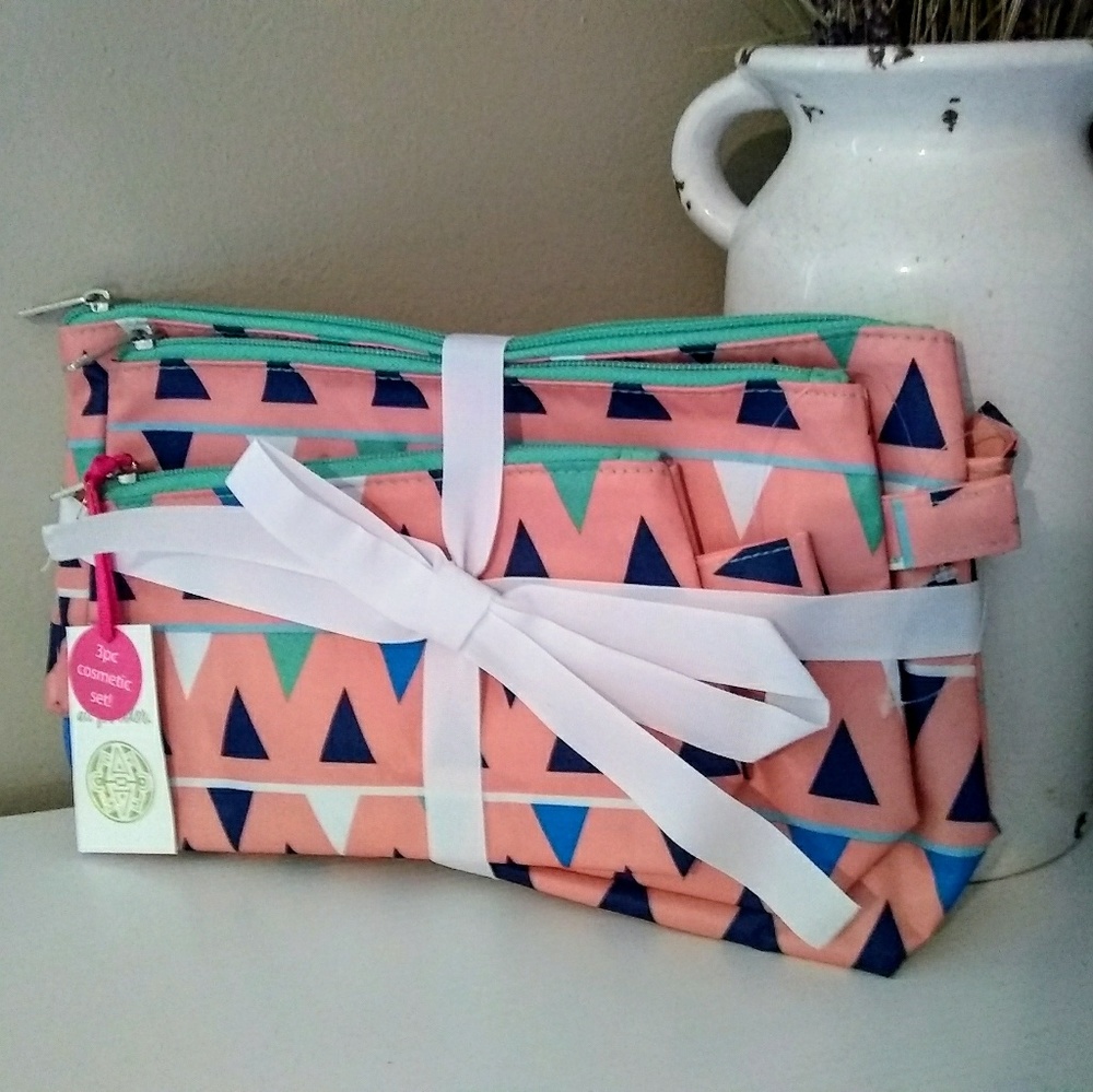 Cosmetic bag set